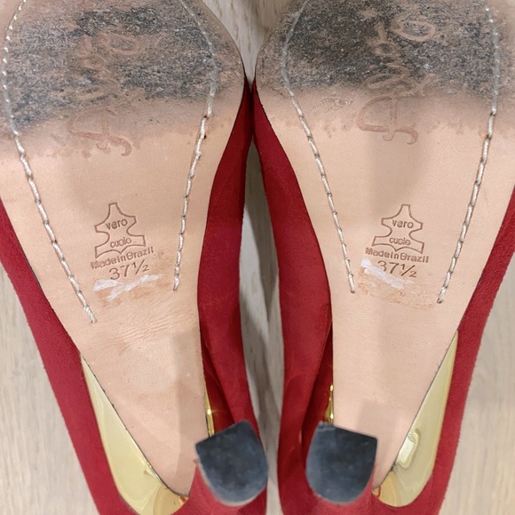 Alice + Olivia Heeda Heels in Garnet Suede | Size 37.5 - Picture 5 of 7